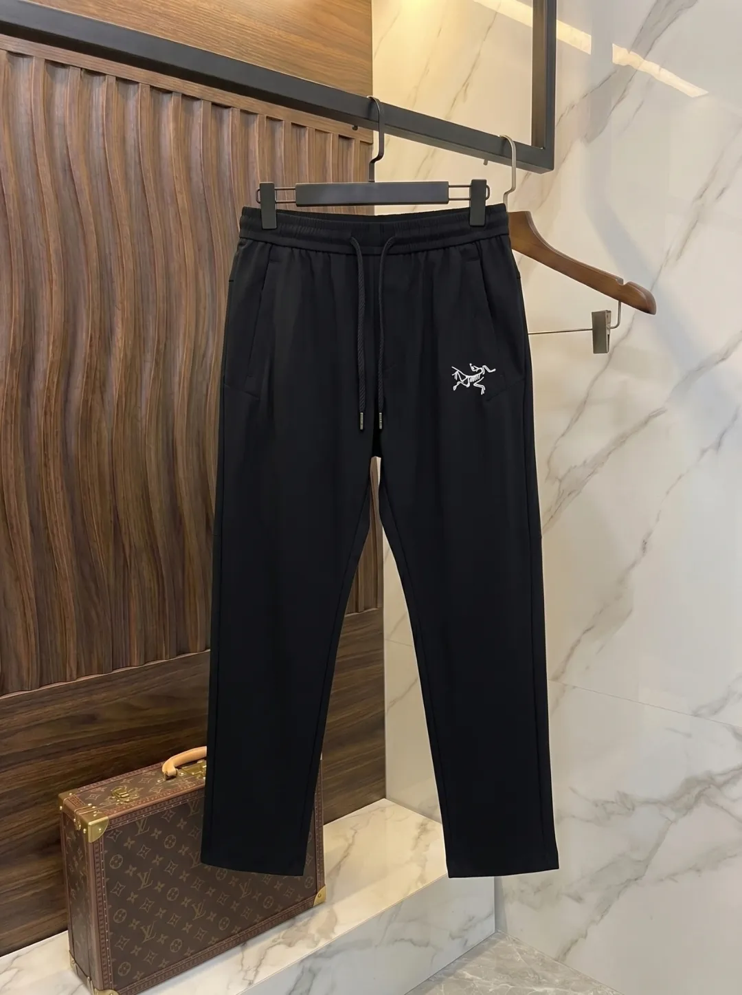 ARC'TERYX Breathable Classiclogo ：Black Gray Khaki Sizes：S-3XL